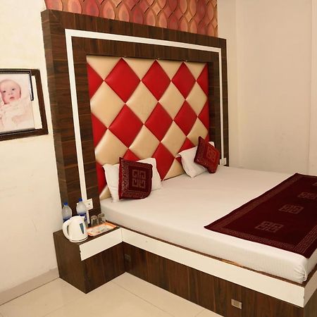 Hotel Robin Inn Amritsar Exteriör bild