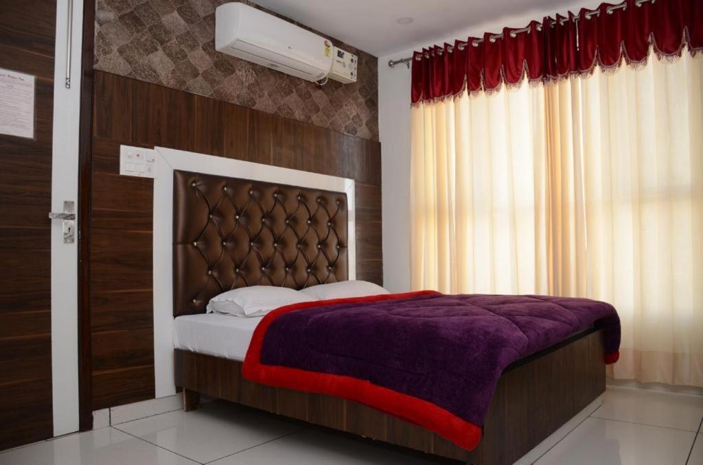 Hotel Robin Inn Amritsar Exteriör bild