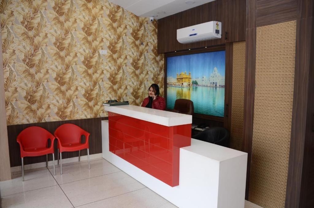 Hotel Robin Inn Amritsar Exteriör bild