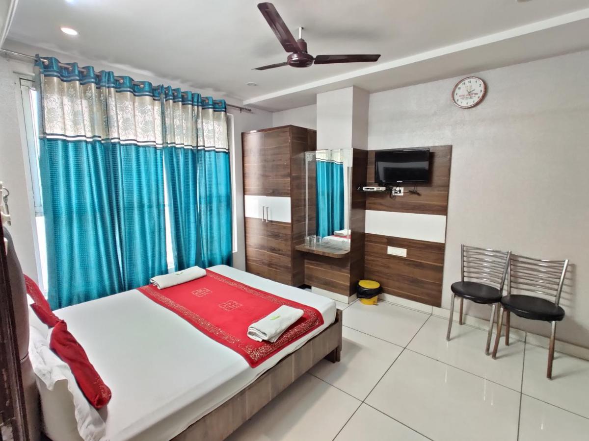 Hotel Robin Inn Amritsar Exteriör bild