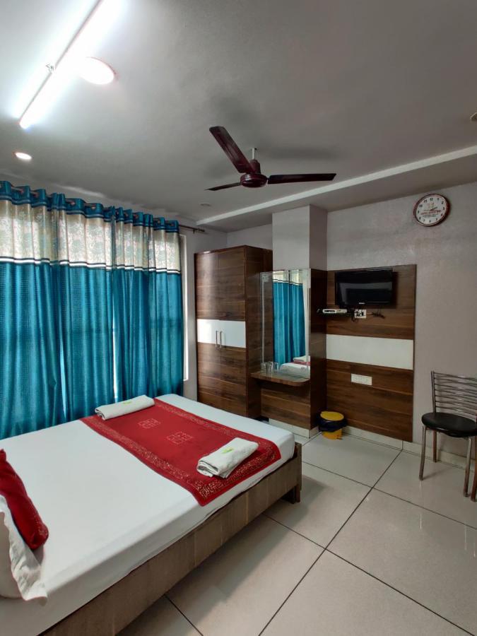 Hotel Robin Inn Amritsar Exteriör bild