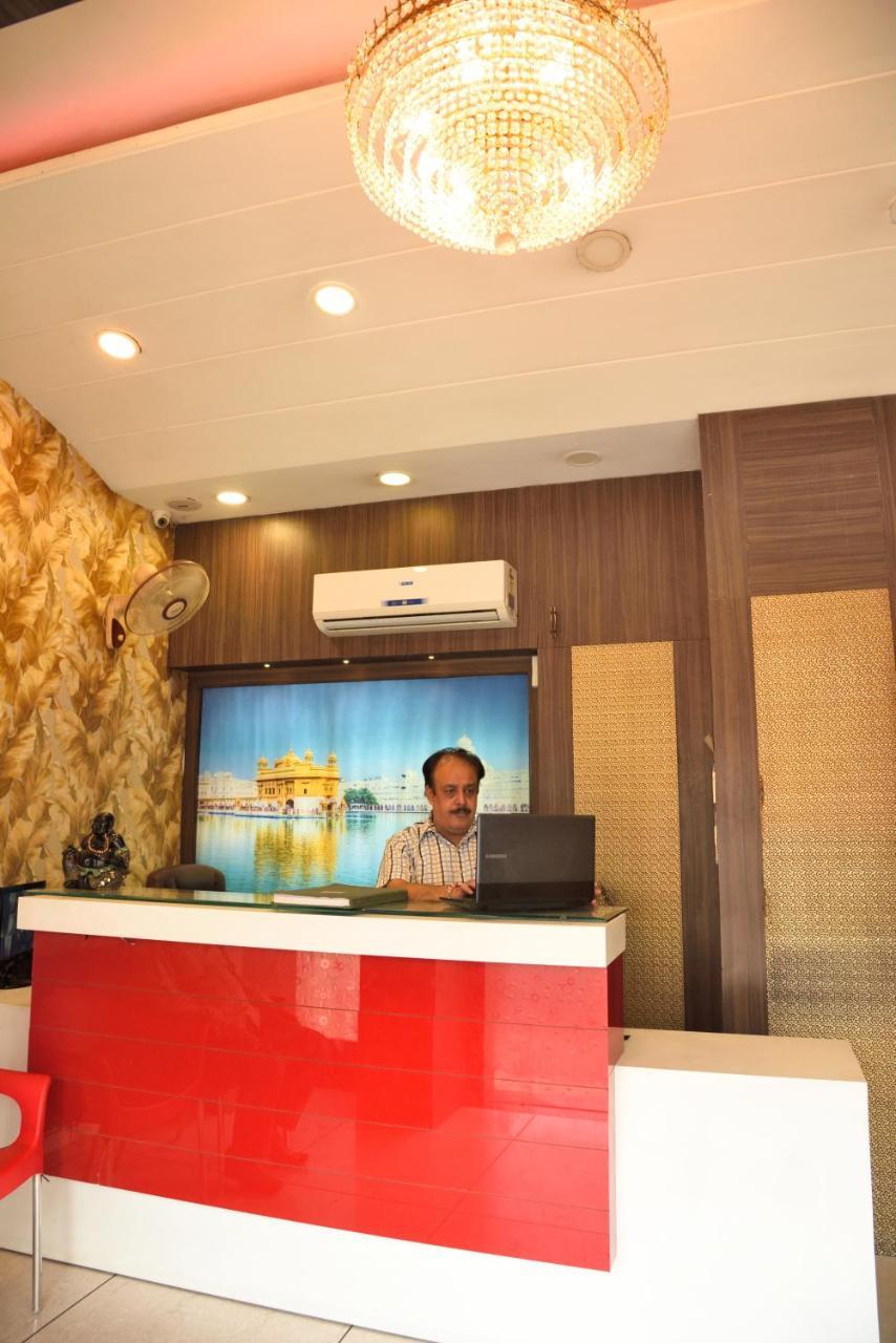 Hotel Robin Inn Amritsar Exteriör bild